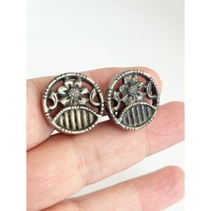 Vintage Sarah Coventry Pewter Earrings Round Clip On Flower Garden Party